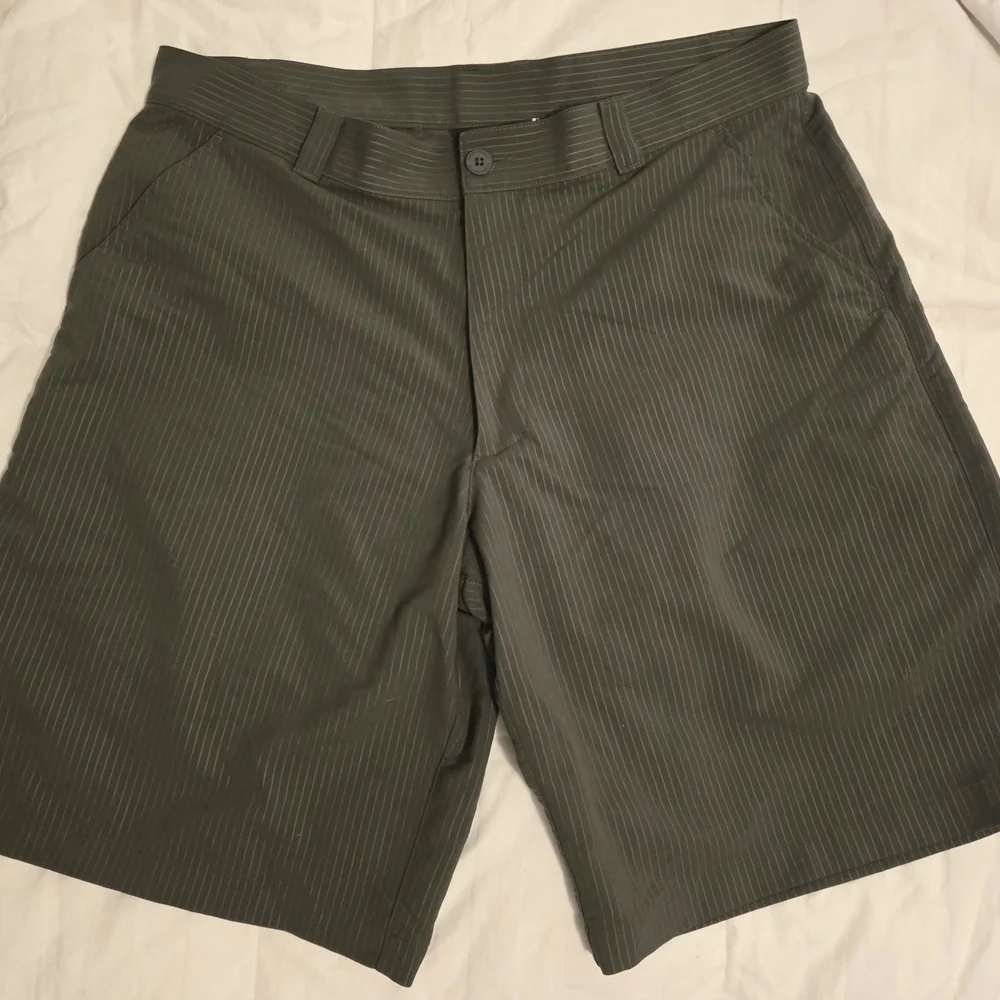 Under Armour Men’s HeatGear Match Play Golf Shorts - Green Pinstripe - Picture 1 of 5